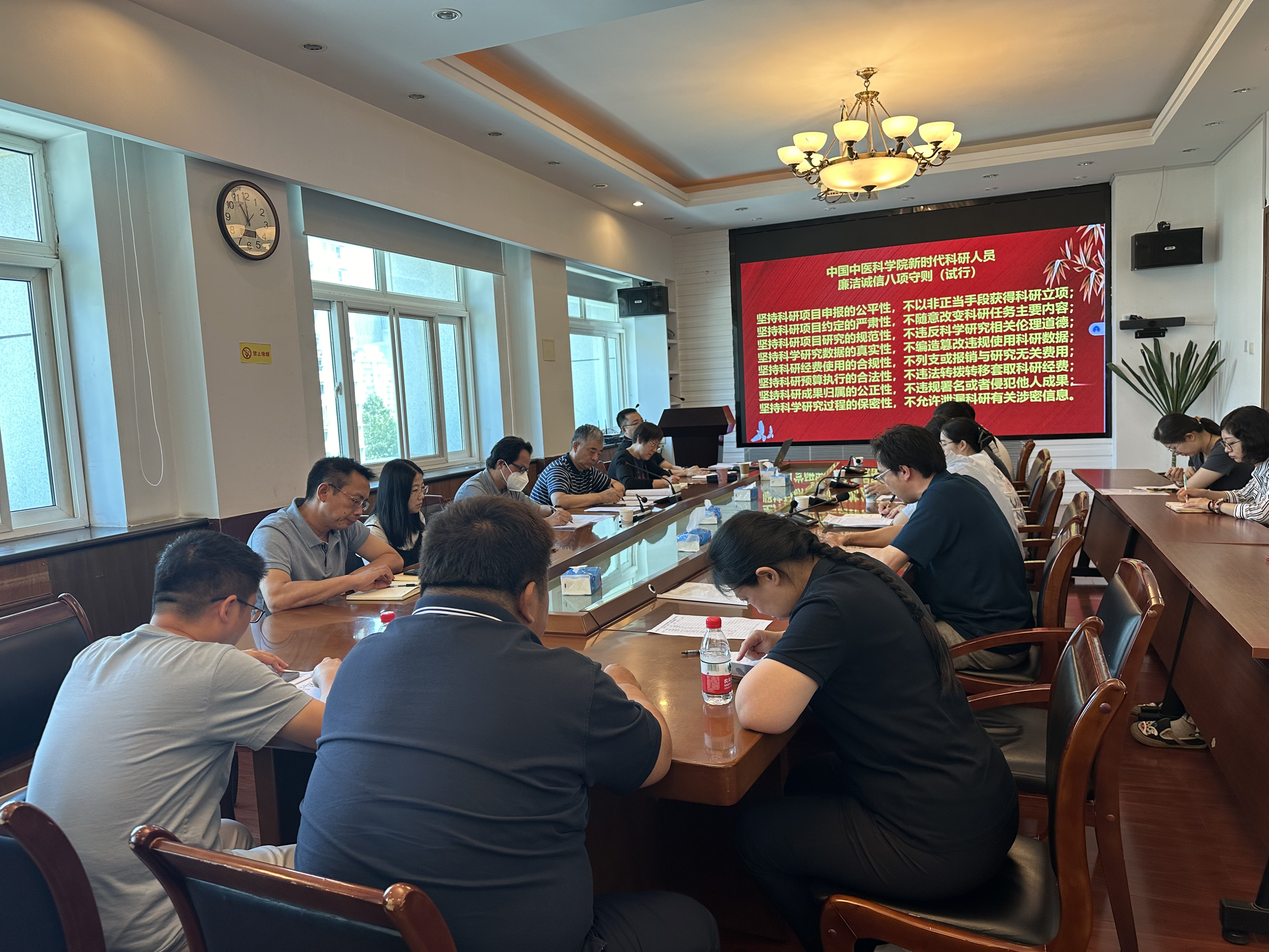 座谈会-2.png